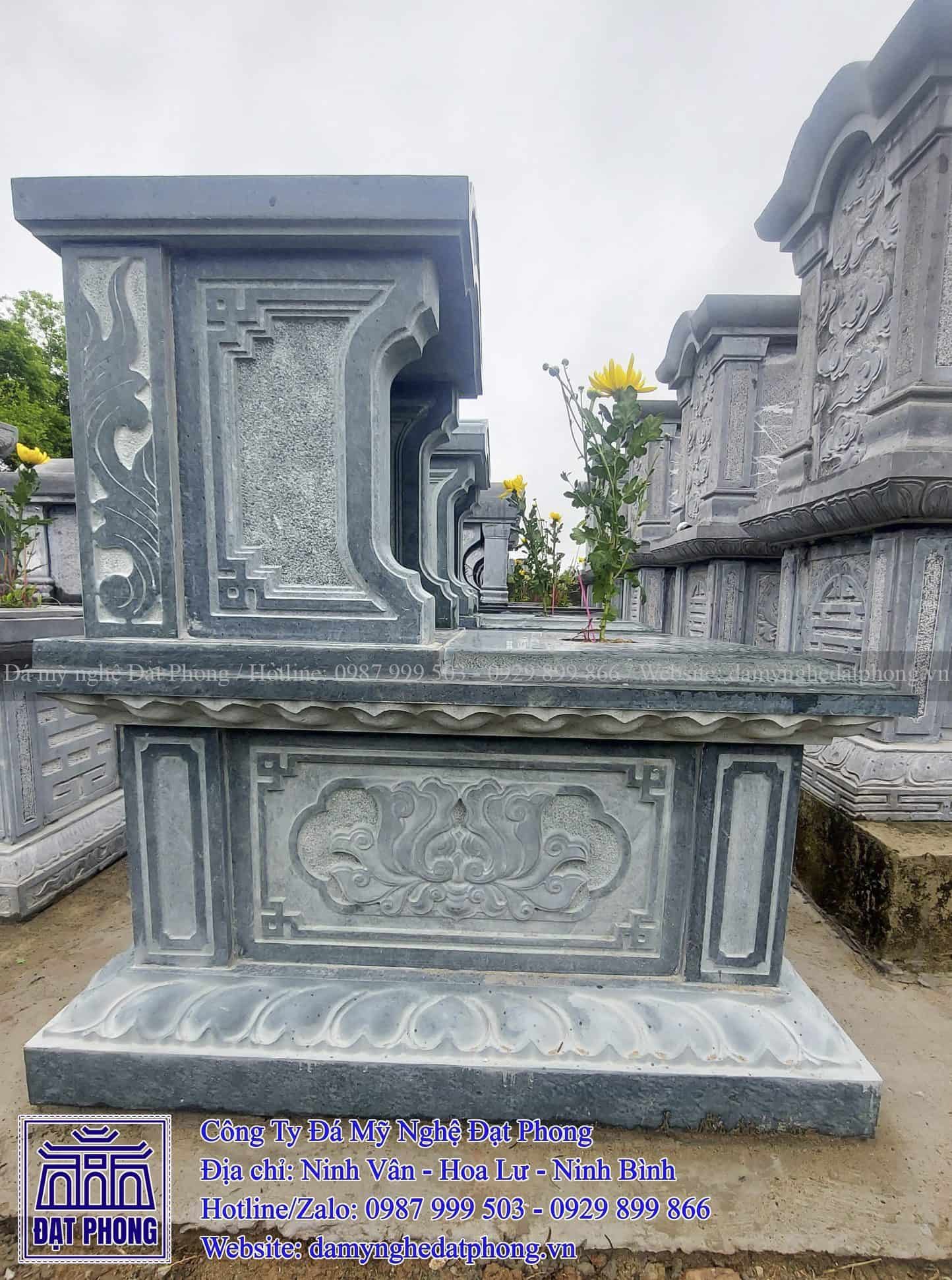 Bức bình phong đá đơn giản hiện đại do Đạt Phong lắp đặt trong khu lăng mộ tại Hưng Yên