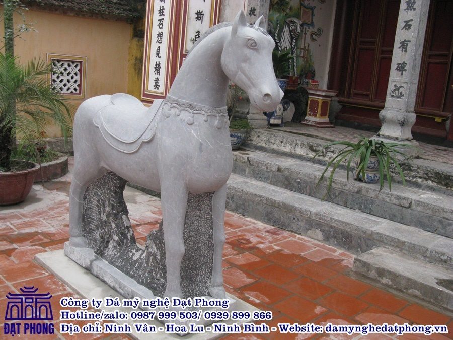 Ngựa đá thường được đặt tại các công trình tâm linh như đền, đình, chùa